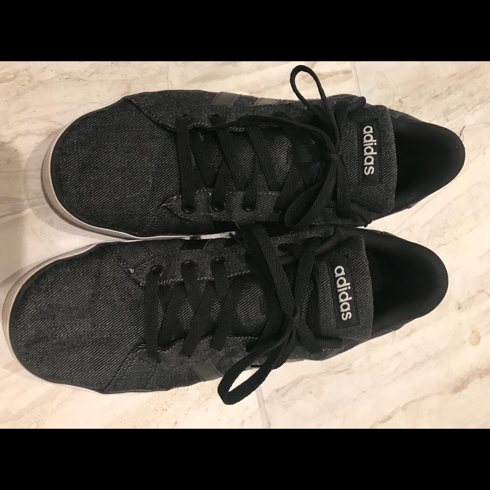 Adidas Black canvas men’s sneaker size 10